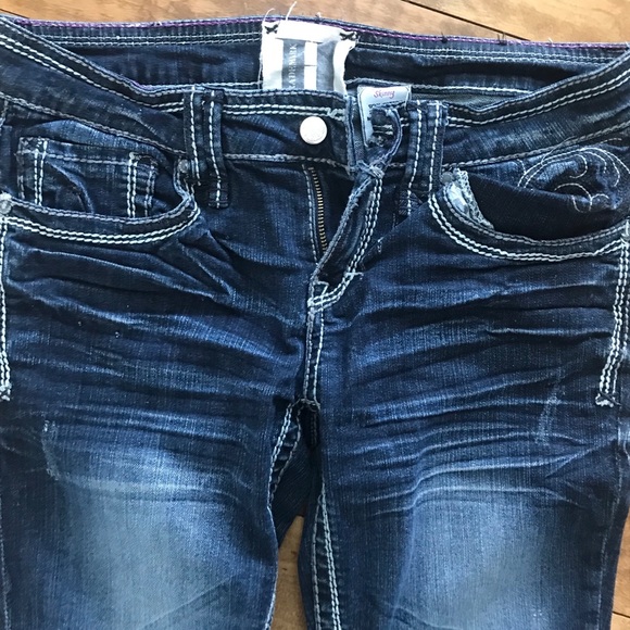 Jeans - Picture 2 of 3